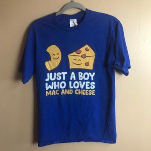 JUST A BOY WHO LOVES MAC AND CHEESE T-shirt 100% Cotton Men Size Small Blue